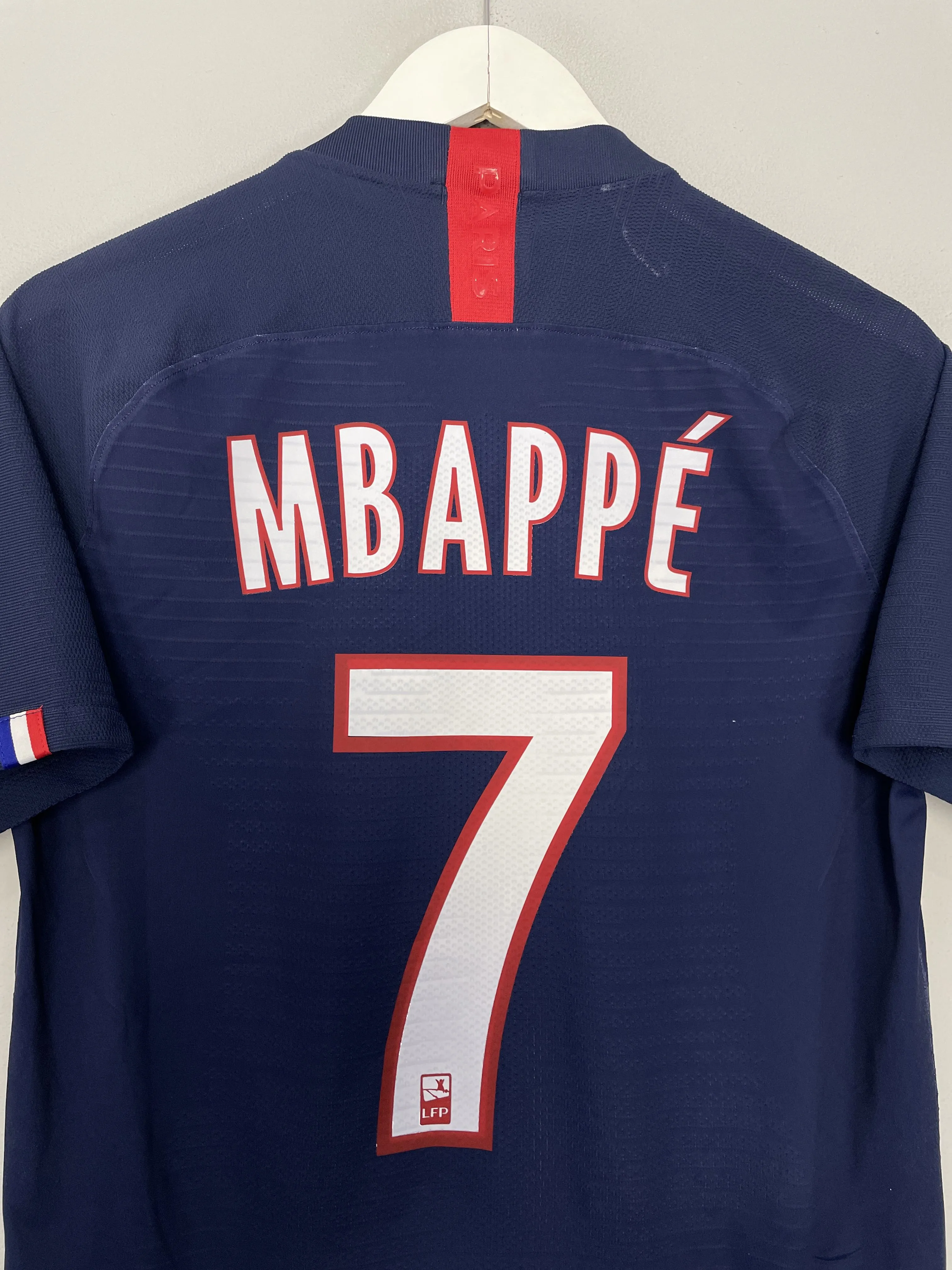 2019/20 PSG MBAPPE #7 *VAPORKNIT* HOME SHIRT (M) NIKE