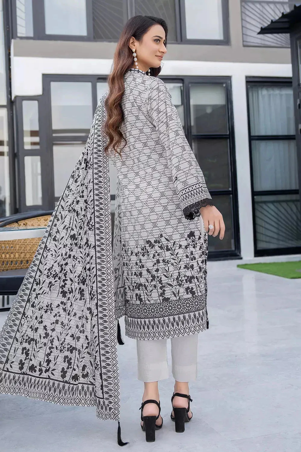 3PC Embroidered Unstitched Lawn Suit KL-2732