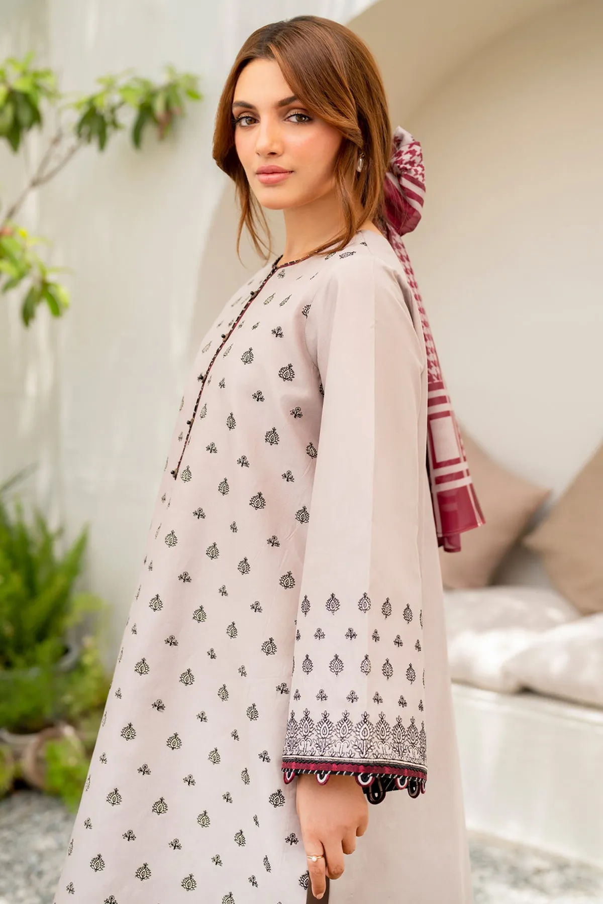 EMBROIDERED LAWN USE-9046