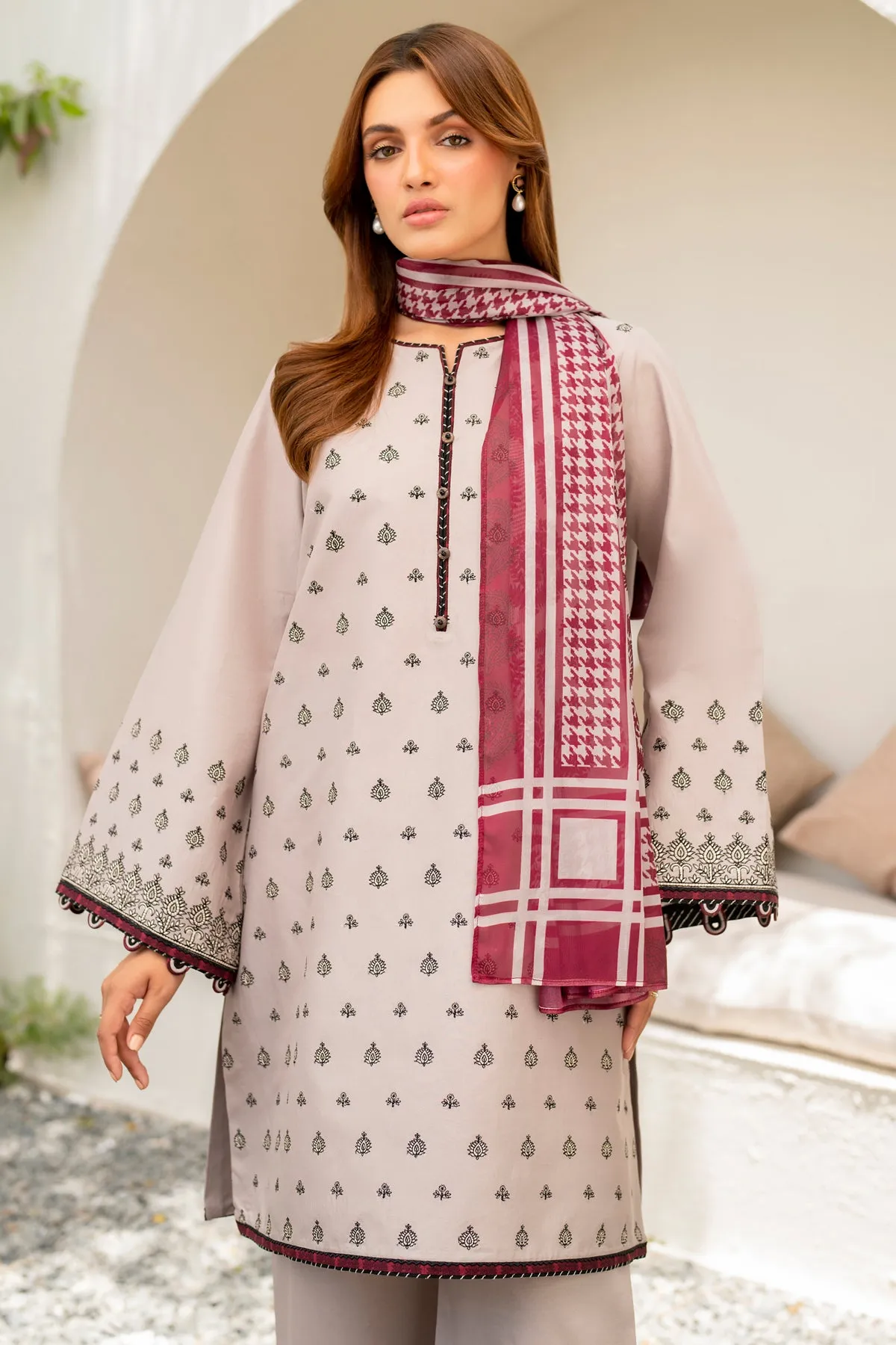 EMBROIDERED LAWN USE-9046