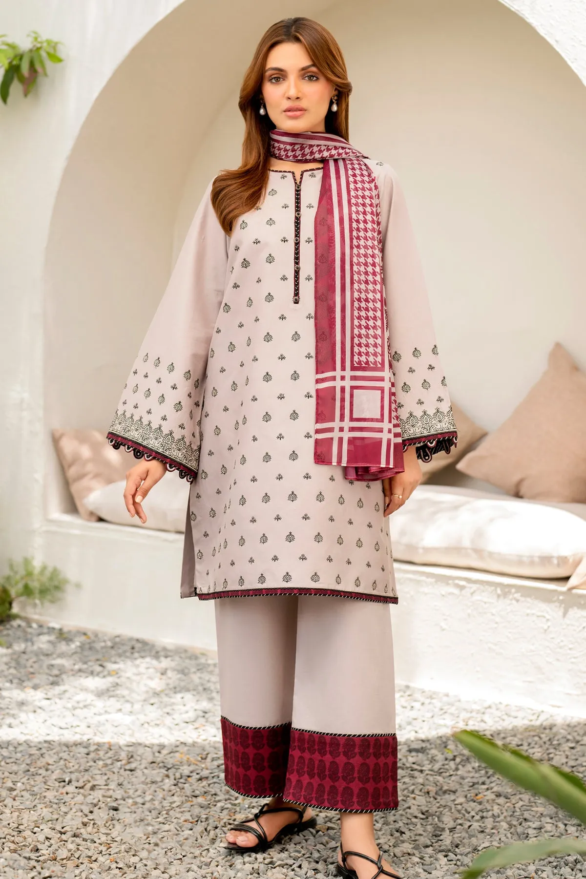 EMBROIDERED LAWN USE-9046